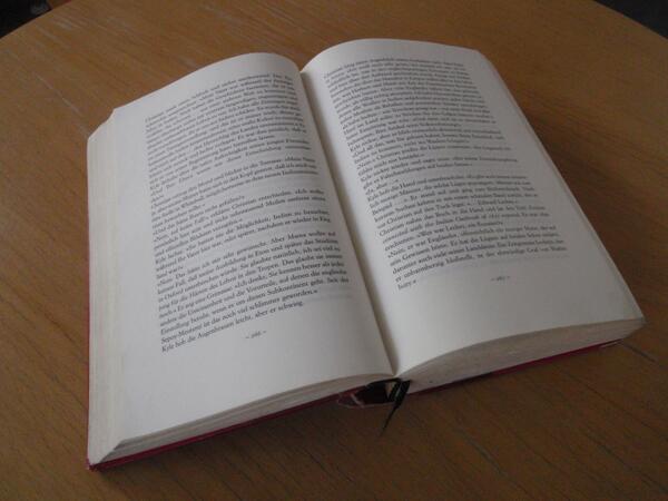 Aufgeschlagenes Buch