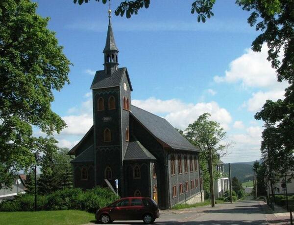 Bild vergr&ouml;&szlig;ern: Kirche Neuhaus
