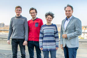 Bild vergrößern: Das Klimaschutz-Team im März 2023: Michael Raddatz, Alexander Haus und Dr. Sigita Urdze mit Bürgermeister Dr. Dieter Lang.