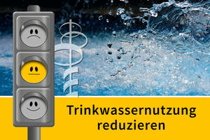 Bild vergrößern: Ampel mit gelber Anzeige mit dem Zusatz "Trinkwassernutzung reduzieren".