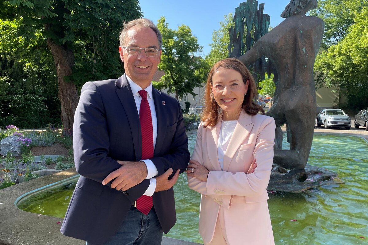 Gemeinsam f&uuml;r gerechtere Gewerbesteuer f&uuml;r Rechenzentren - die Stadt Maintal unterst&uuml;tzt mit B&uuml;rgermeisterin Monika B&ouml;ttcher die von der Stadt Hanau und der Kreisstadt Dietzenbach (B&uuml;rgermeister Dr. Lang) gestartete Initiative.