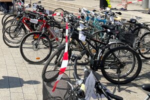 Bild vergr&ouml;&szlig;ern: Fundradvesteigerung im Jahr 2023