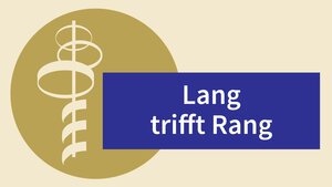 Blauer Kreis mit wei&szlig;er Grafik des Aussichtsturms und dem Schriftzug "Lang trifft Rang"