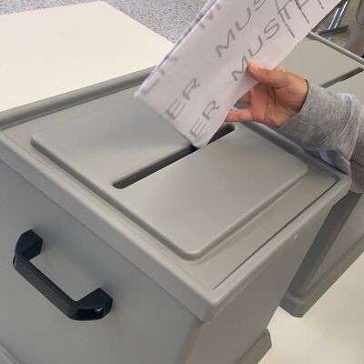 Bild vergr&ouml;&szlig;ern: Wahlsimulation Ernst-Reuter-Schule