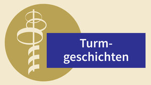 Blauer Kreis mit wei&szlig;er Grafik des Aussichtsturms und dem Schriftzug "Turmgeschichten"