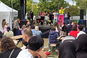 Bild vergr&ouml;&szlig;ern: Nachbarschaftsfest in Dietzenbach: Im Mittelpunkt stehen das Miteinander und ein vielf&auml;ltiges Programm f&uuml;r jedes Alter.