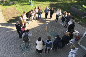 Bild vergrößern: Auszubildende der Kreisstadt Dietzenbach während eines Workshops zum Thema interkulturelle Kompetenz.