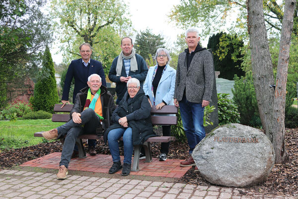 Bürgermeister Dr. Dieter Lang, Dr. Wolfgang Altenburg, Lutz Berger, Helga Giardino, Ruhtraut Zey, Michael Würz (von links).